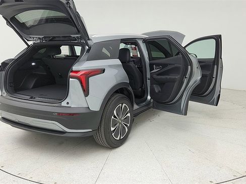 New 2025 Chevrolet Blazer EV LT image 11