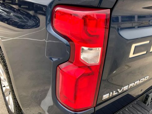 Used 2020 Chevrolet Silverado 1500 LTZ w/ LTZ Texas Edition RWD image 28
