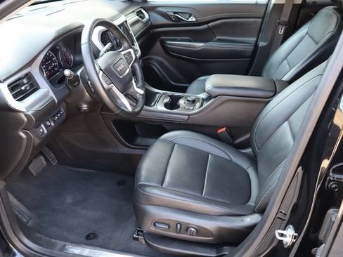 Used 2023 GMC Acadia SLT w/ Technology Package AWD/4WD image 17