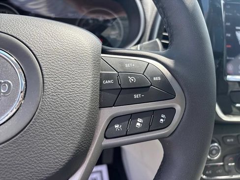 Used 2022 Jeep Cherokee Limited AWD/4WD image 17