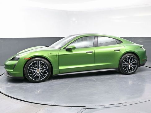 Used 2023 Porsche Taycan image 5