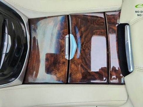 Used 2015 Cadillac Escalade Luxury RWD image 51