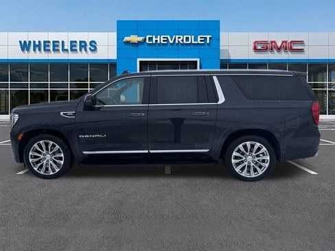 Used 2024 GMC Yukon XL Denali w/ Advanced Technology Package image 2