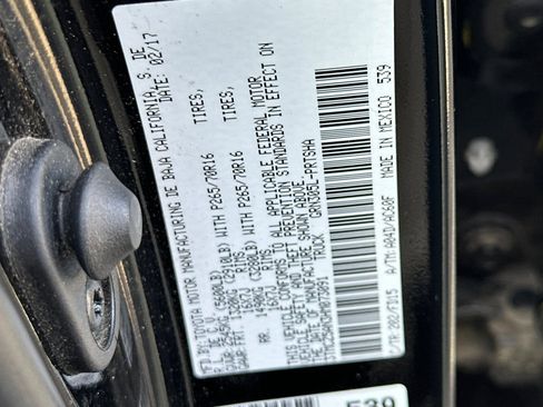 Used 2017 Toyota Tacoma TRD Off-Road w/ Tow Package (A/T) AWD/4WD image 13