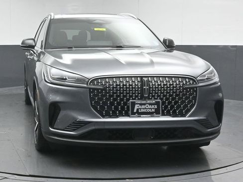 Used 2025 Lincoln Aviator Reserve w/ Equipment Group 201A image 2