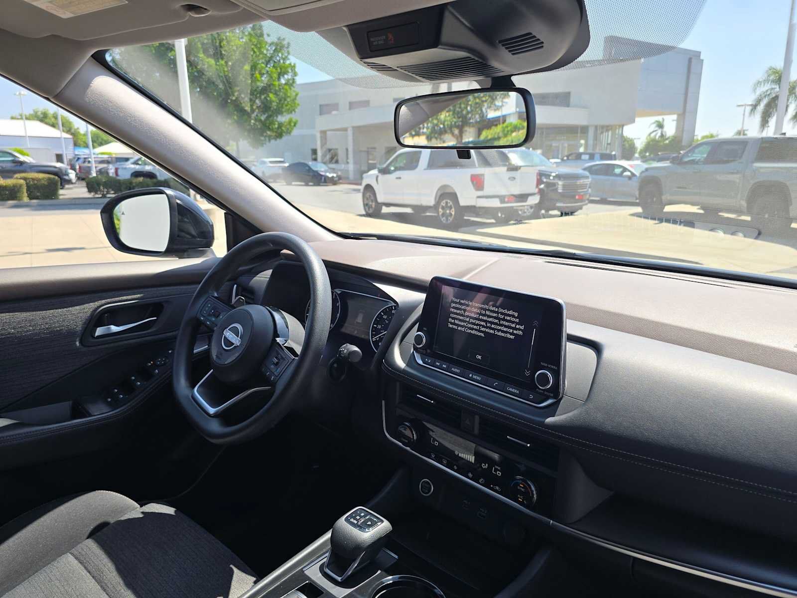 Used 2023 Nissan Rogue SV FWD image 11