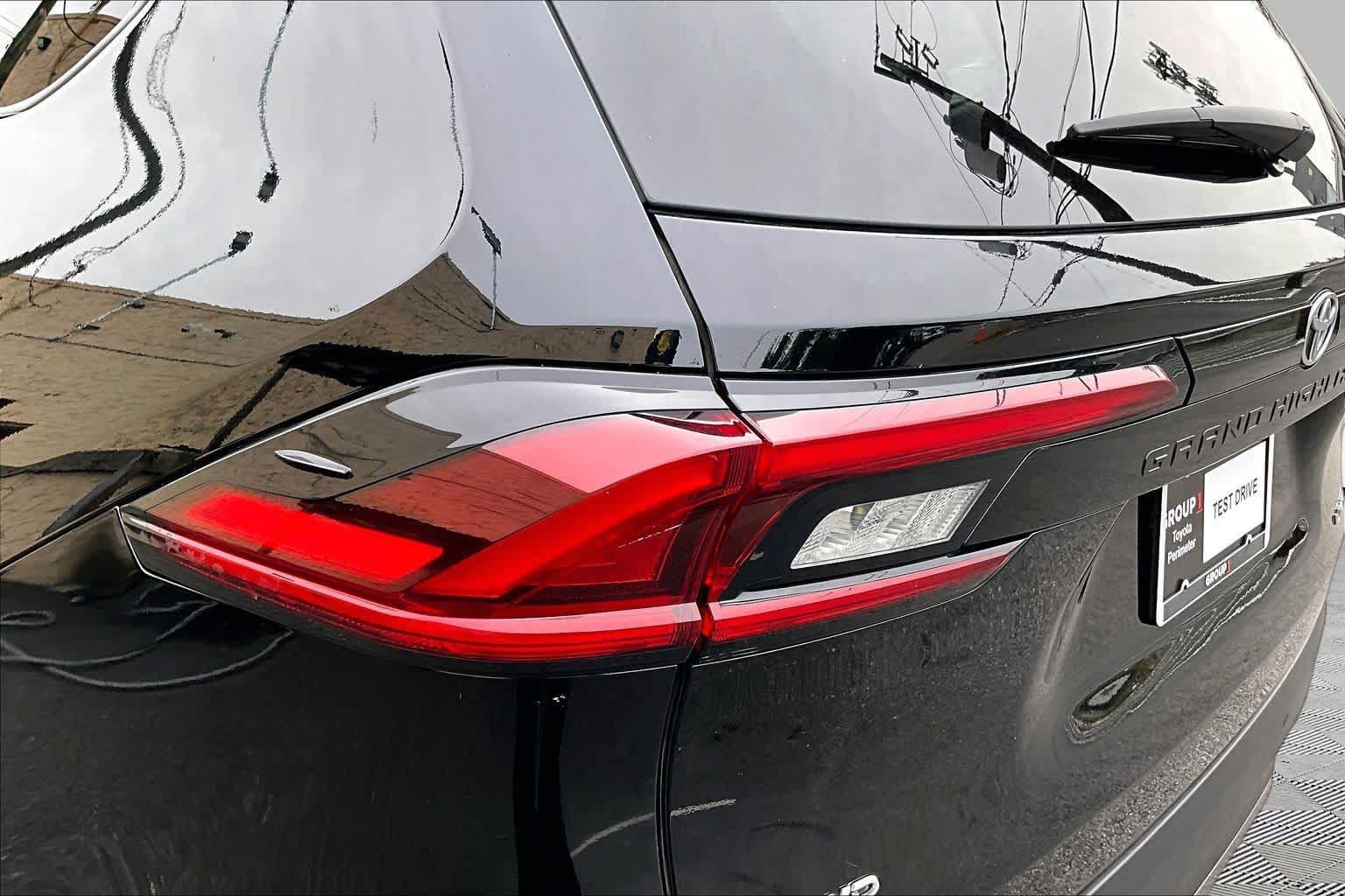Certified 2025 Toyota Grand Highlander AWD image 29