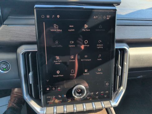 Used 2025 GMC Acadia Denali w/ Super Cruise Package FWD image 24