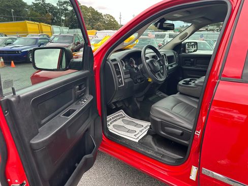 Used 2018 RAM 1500 Tradesman image 23