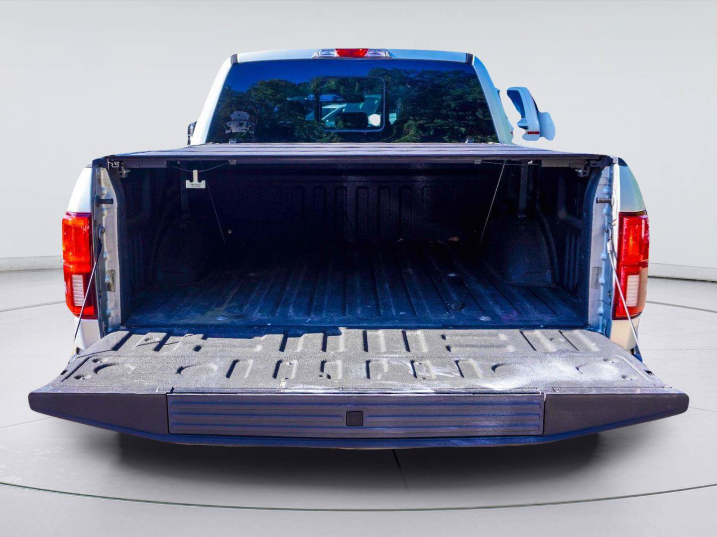 Used 2018 Ford F150 Lariat RWD image 12