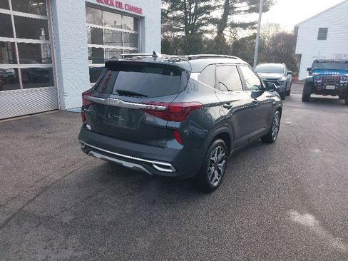 Used 2022 Kia Seltos EX image 8