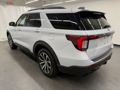 Used 2026 Ford Explorer ST-Line AWD/4WD image 4