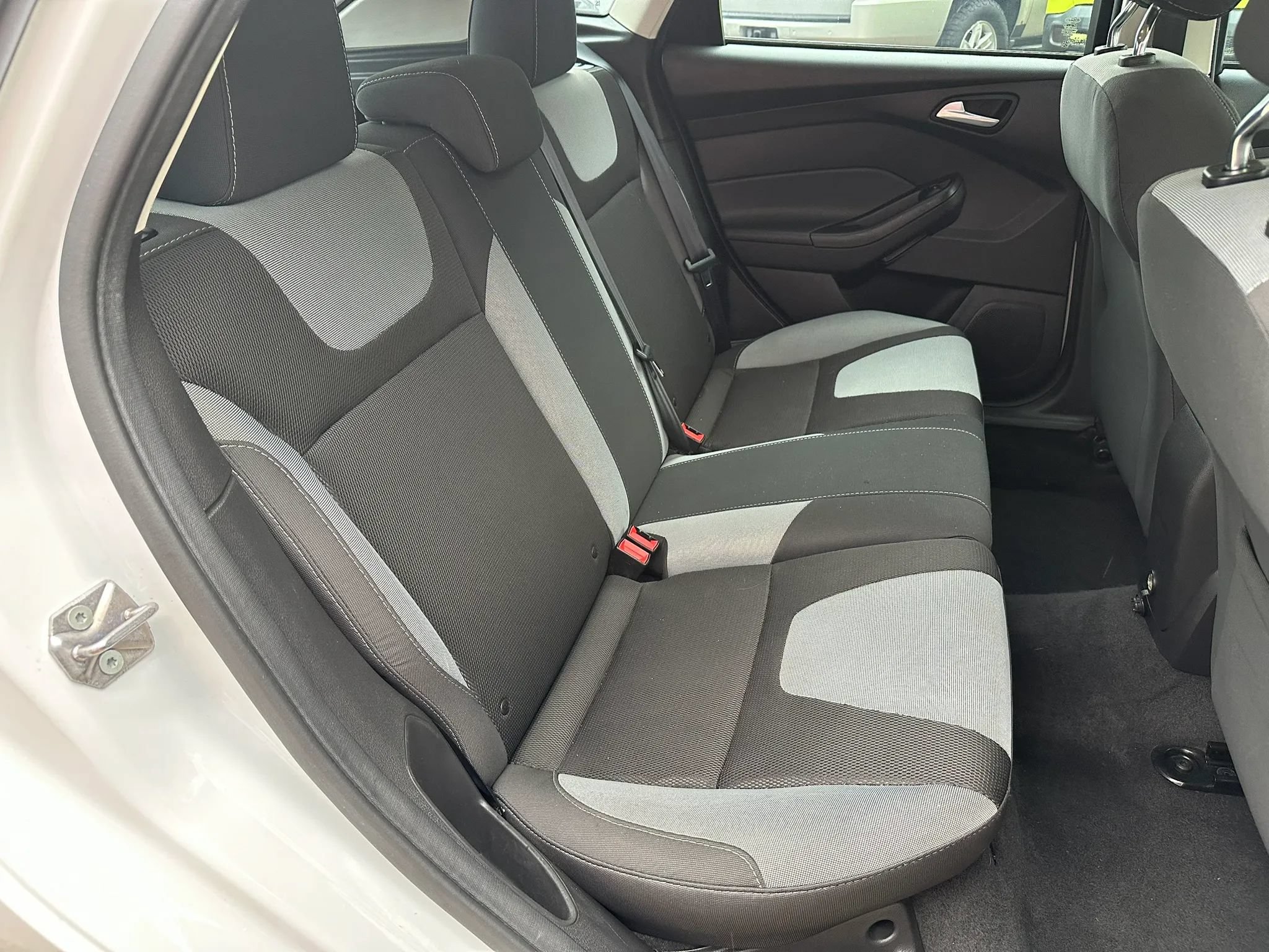 Used 2012 Ford Focus SE FWD image 12