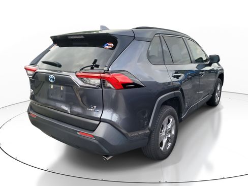 Used 2023 Toyota RAV4 LE AWD/4WD image 7