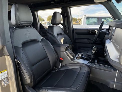 New 2025 Ford Bronco Outer Banks image 32