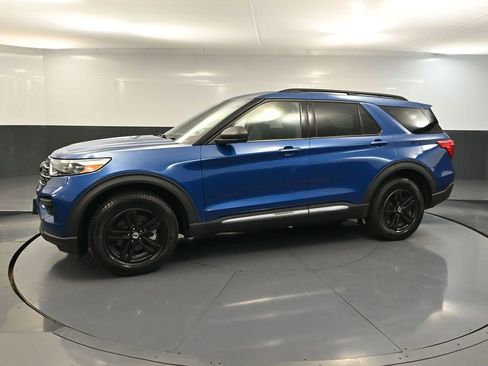 Used 2020 Ford Explorer XLT w/ Comfort Package AWD/4WD image 11