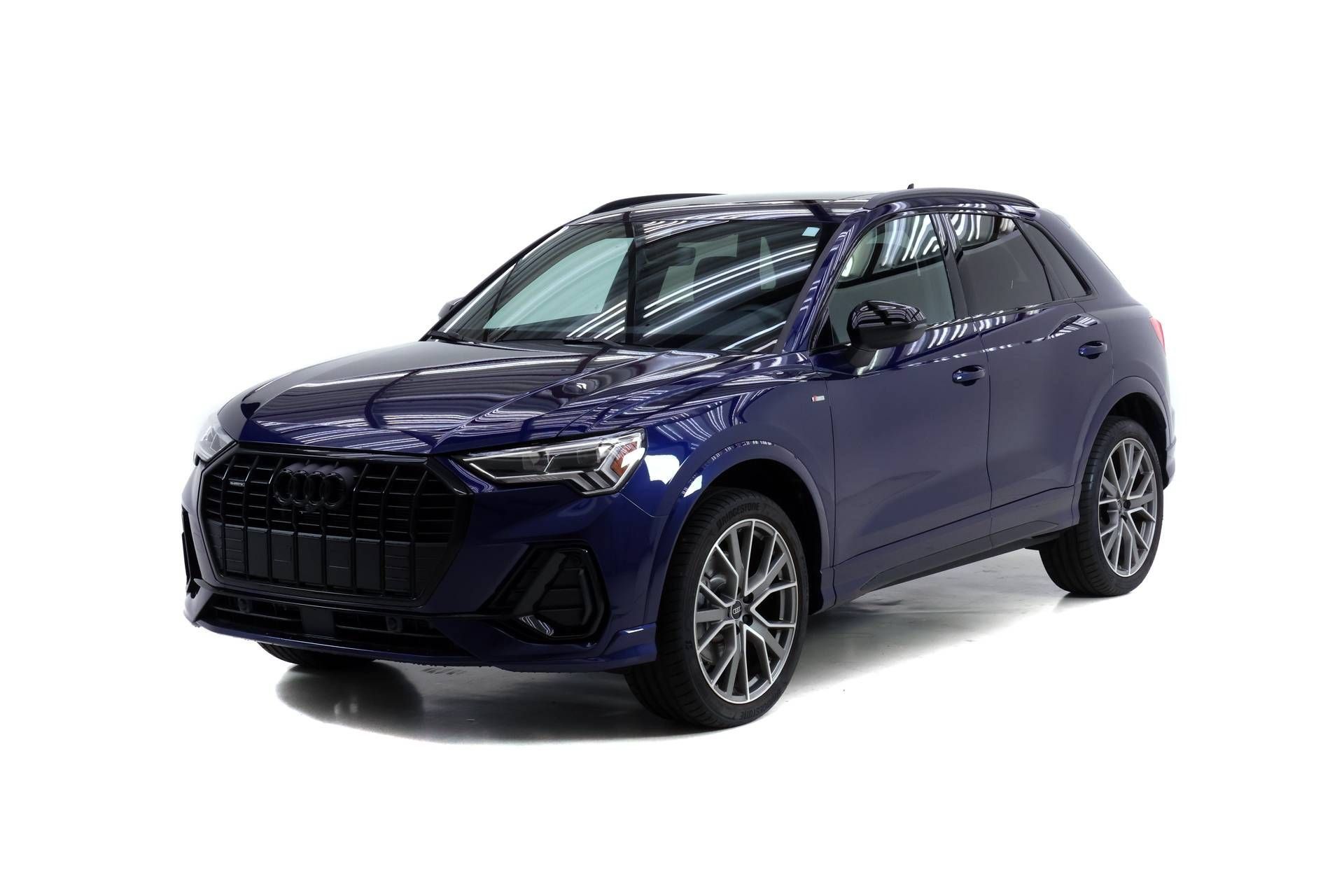Certified 2025 Audi Q3 2.0T Premium Plus w/ Premium Plus Package AWD/4WD image 1