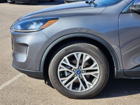 Used 2021 Ford Escape SEL image 11