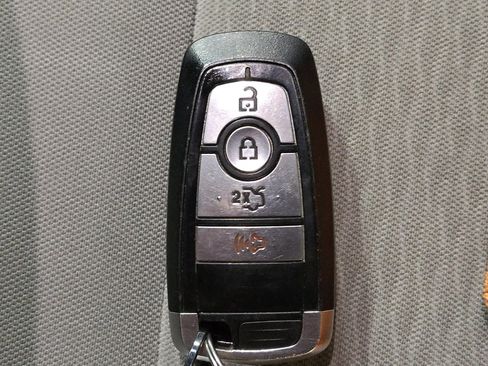 Used 2020 Ford Fusion SE w/ Equipment Group 151A image 32