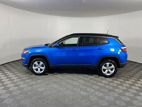 Used 2018 Jeep Compass Latitude w/ Popular Equipment Group AWD/4WD image 4
