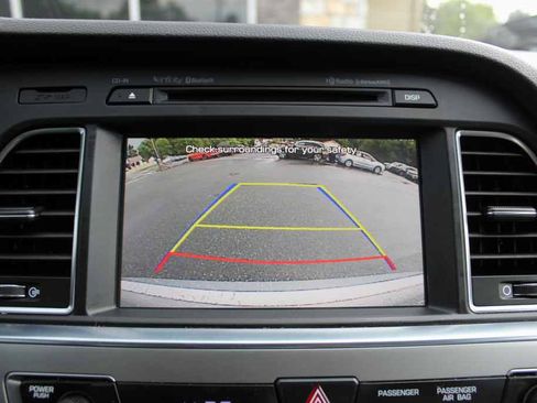 Used 2016 Hyundai Sonata Limited w/ Option Group 04 FWD image 22