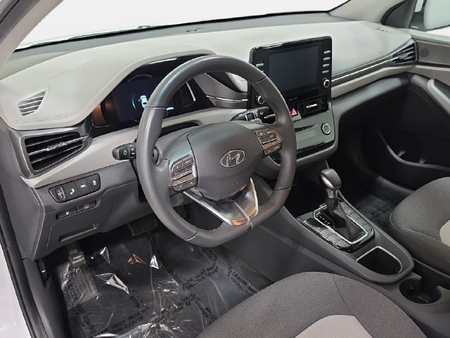Used 2020 Hyundai Ioniq SE FWD image 16