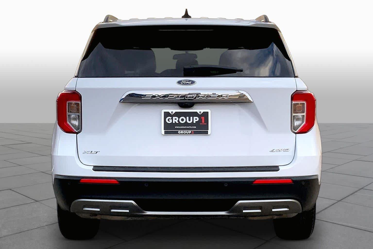 Used 2024 Ford Explorer XLT w/ Equipment Group 202A AWD/4WD image 4