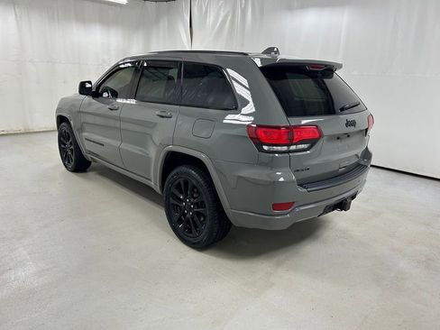 Used 2020 Jeep Grand Cherokee Altitude AWD/4WD image 7