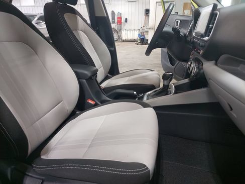 Certified 2024 Hyundai Venue SEL FWD image 10