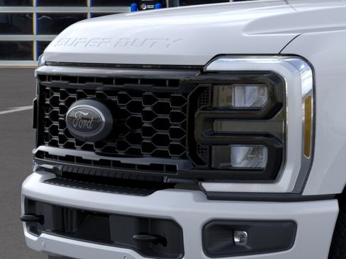 New 2026 Ford F250 Lariat w/ Black Appearance Package AWD/4WD image 17