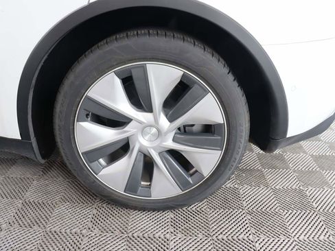 Used 2021 Tesla Model Y Long Range AWD/4WD image 16