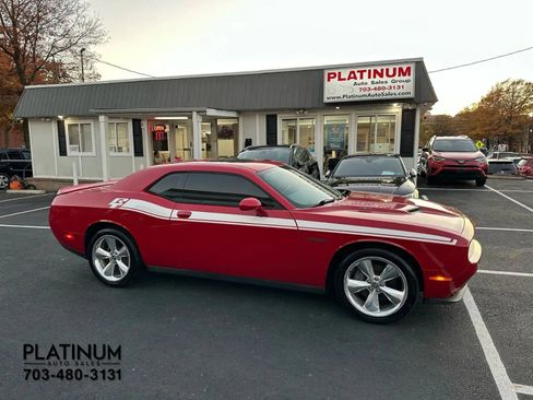 Used 2015 Dodge Challenger R/T Plus image 2