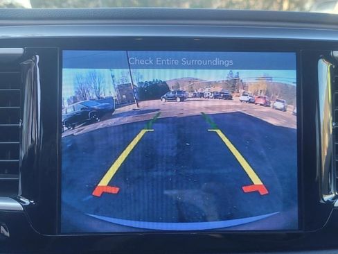 Used 2017 Chrysler Pacifica Touring-L w/ Tire & Wheel Group image 21