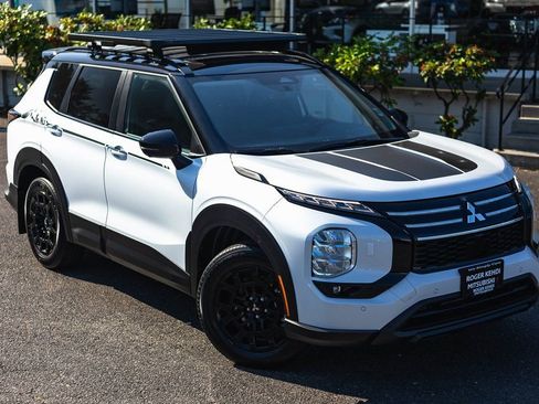 New 2025 Mitsubishi Outlander Trail Edition image 2