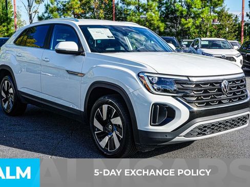 Used 2024 Volkswagen Atlas Cross Sport SE image 4