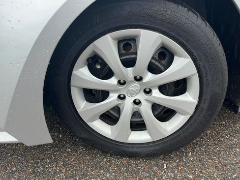 Used 2024 Toyota Corolla LE FWD image 7