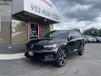 Used 2019 Volvo XC40 T5 R-Design