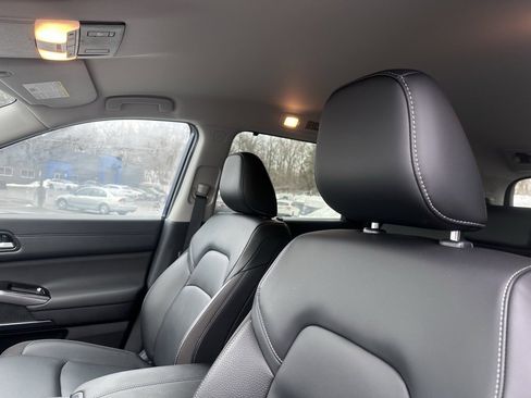 Used 2025 Nissan Pathfinder SL w/ Cargo Package image 13