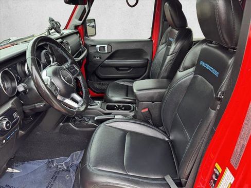Used 2023 Jeep Wrangler Unlimited Rubicon 4xe w/ Cold Weather Group AWD/4WD image 10