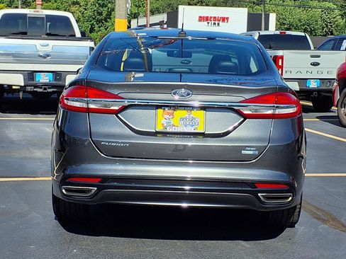 Used 2017 Ford Fusion SE AWD/4WD image 18