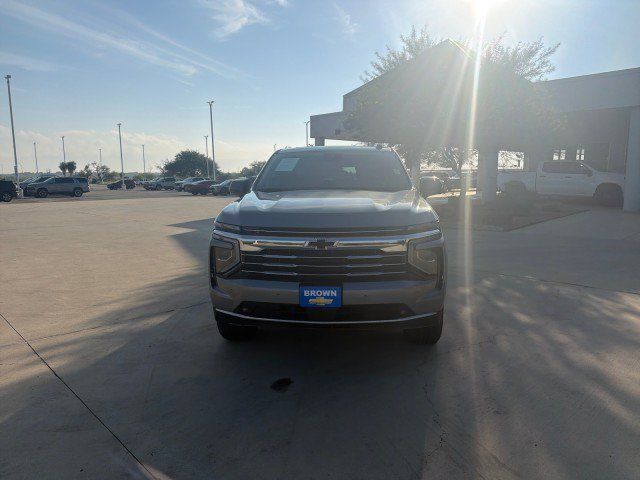 Used 2025 Chevrolet Tahoe LT w/ Comfort Package RWD image 2