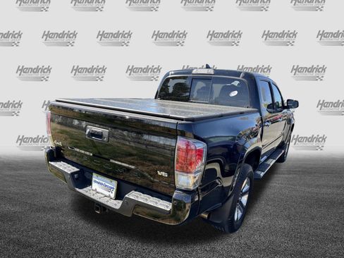 Used 2017 Toyota Tacoma Limited w/ Tow Package image 10