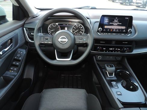 Used 2023 Nissan Rogue SV FWD image 21