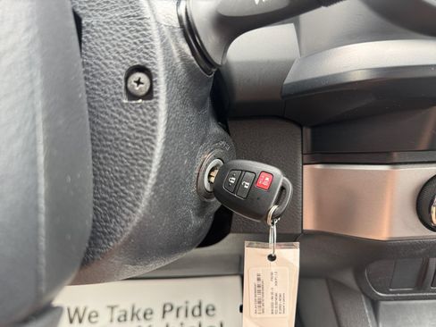 Used 2023 Toyota Tacoma SR AWD/4WD image 5