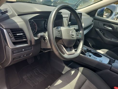 Used 2025 Nissan Rogue SV FWD image 14