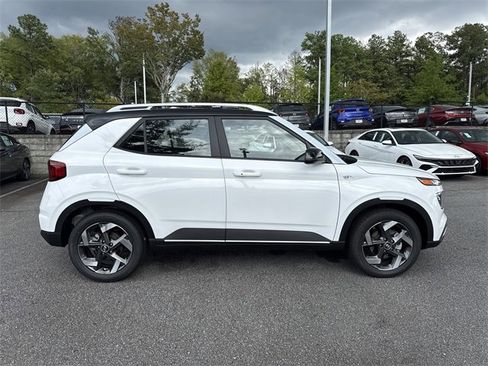 New 2025 Hyundai Venue Limited image 8