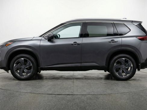 Used 2025 Nissan Rogue SV FWD image 5