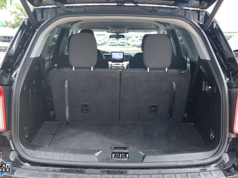 Used 2023 Ford Explorer XLT RWD image 25