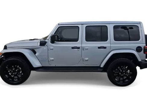 Used 2021 Jeep Wrangler Unlimited Sahara w/ Cold Weather Group image 5