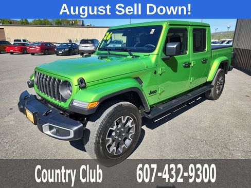 Used 2026 Jeep Gladiator Sport AWD/4WD image 4